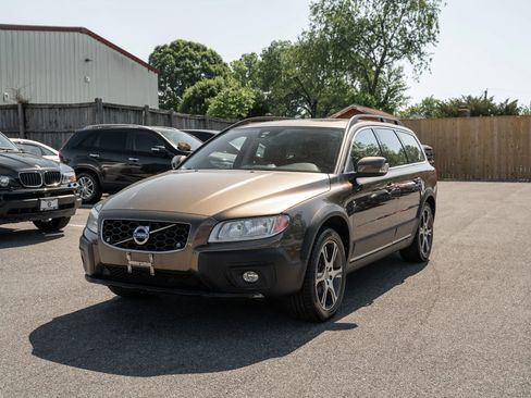 Used 2015 Volvo XC70 T6 AWD/4WD image 5