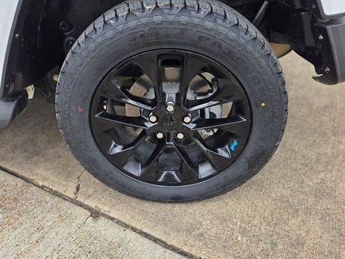 Used 2022 Jeep Wrangler Unlimited Sahara w/ Cold Weather Group image 10