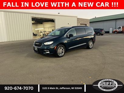 Used 2022 Chrysler Pacifica Touring-L