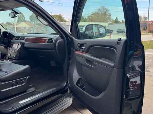 Used 2012 Chevrolet Avalanche LTZ image 15