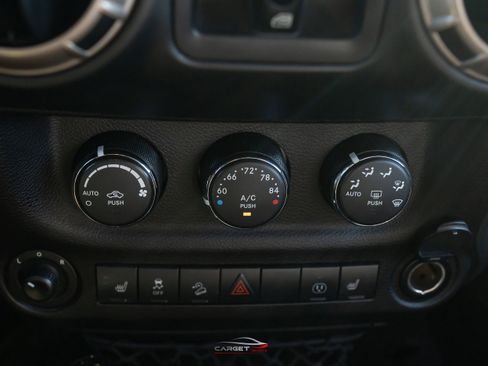 Used 2017 Jeep Wrangler Unlimited Sahara AWD/4WD image 30