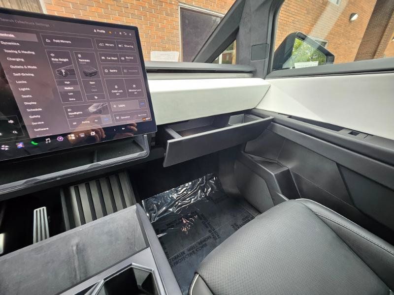 Used 2024 Tesla Cybertruck AWD Crew Cab image 65