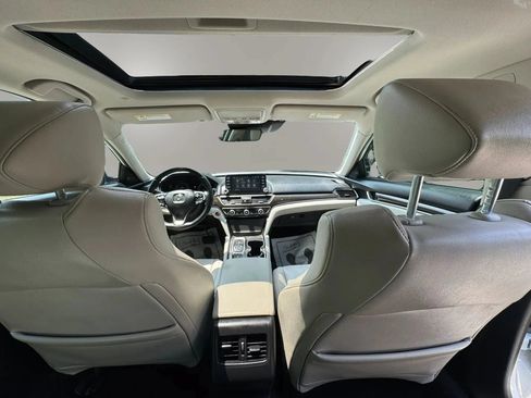 Used 2019 Honda Accord Touring image 16