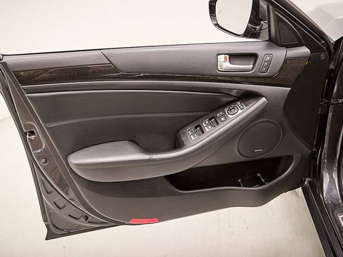 Used 2015 Kia Cadenza Premium w/ Technology Package image 24