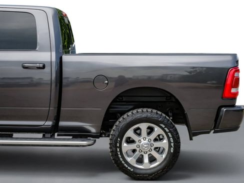 Used 2023 RAM 2500 Laramie AWD/4WD image 11