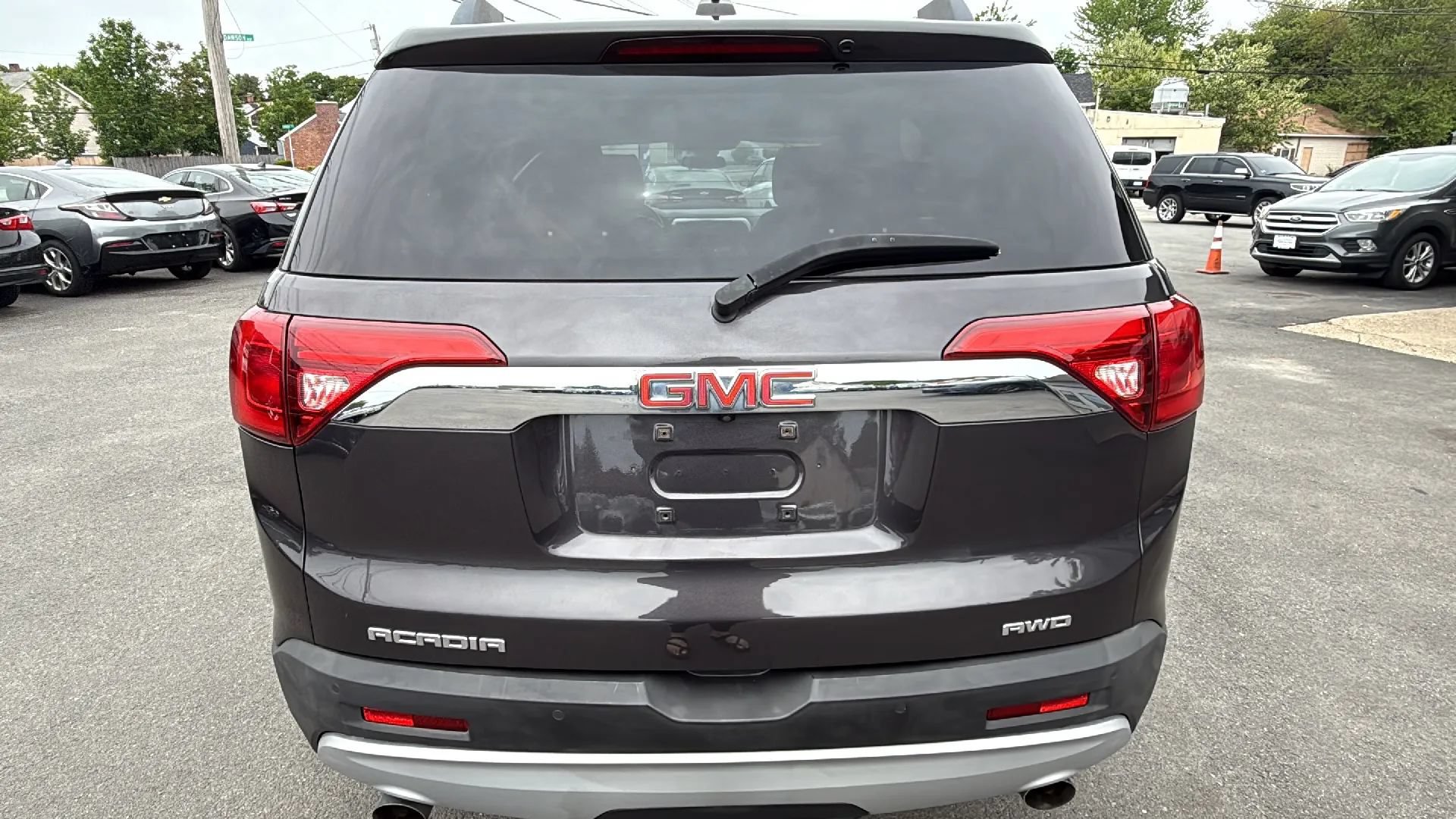 Used 2017 GMC Acadia SLT AWD/4WD image 8