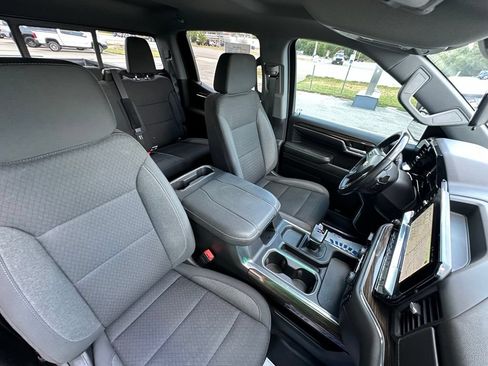 Used 2023 Chevrolet Silverado 1500 LT AWD/4WD image 18