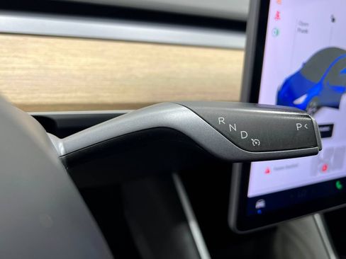 Used 2021 Tesla Model Y Long Range AWD/4WD image 29