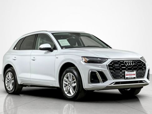 Used 2023 Audi Q5 2.0T Premium w/ Convenience Package image 7