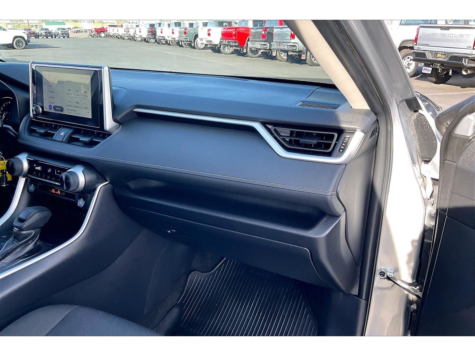 Used 2024 Toyota RAV4 LE AWD/4WD image 18