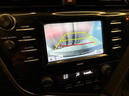 Used 2020 Toyota Camry SE w/ Convenience Package image 12