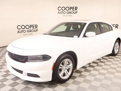 Used 2022 Dodge Charger SXT w/ Leather Interior Group RWD image 10