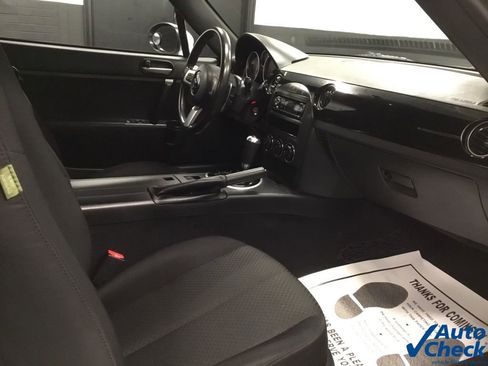Used 2006 MAZDA MX-5 Miata Touring image 38