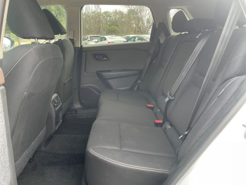 Used 2023 Nissan Rogue S image 24