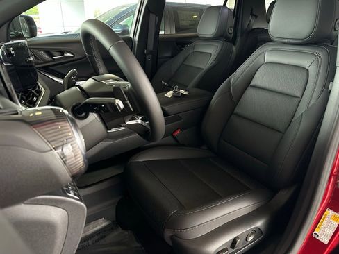 New 2026 Chevrolet Equinox LT w/ Convenience Package II FWD image 13