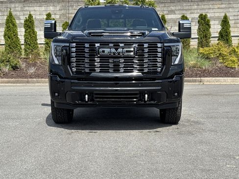 New 2026 GMC Sierra 2500 Denali Ultimate AWD/4WD image 3