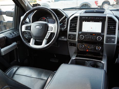 Used 2019 Ford F250 Lariat w/ Lariat Ultimate Package image 29