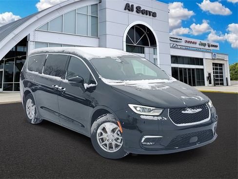 New 2026 Chrysler Pacifica Select image 1
