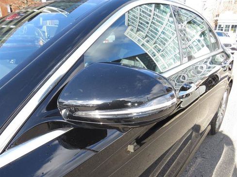 Certified 2022 Mercedes-Benz E 350 4MATIC Sedan image 25