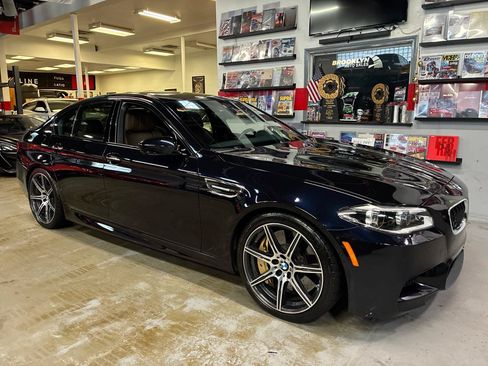 Used 2016 BMW M5 RWD image 5