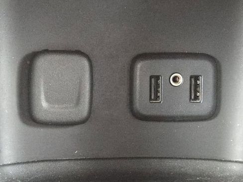 Used 2018 GMC Acadia SLE w/ Driver Alert Package I image 5