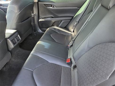 Used 2018 Toyota Camry XSE image 11
