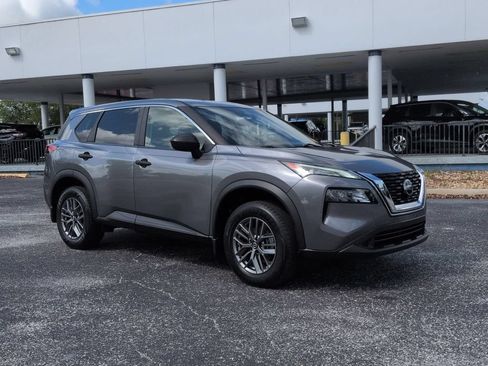 Used 2021 Nissan Rogue S AWD/4WD image 2