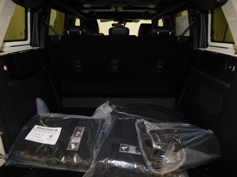 New 2025 Ford Bronco Badlands image 17