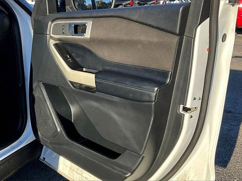 Used 2020 Ford Explorer XLT w/ Comfort Package image 25