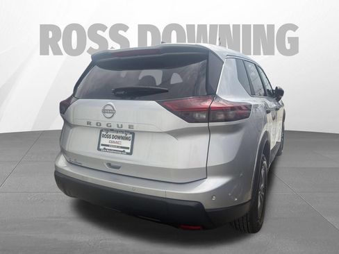 Used 2024 Nissan Rogue S FWD image 4