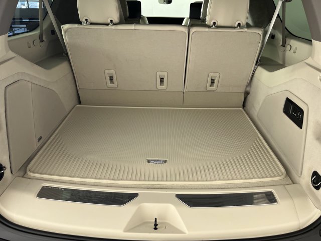 Used 2026 Cadillac Escalade ESV Platinum Sport w/ LPO, ONYX Package AWD/4WD image 27