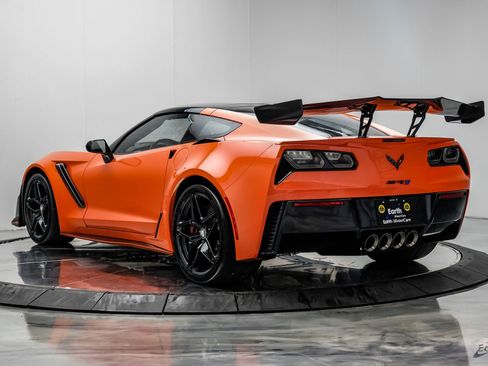 Used 2019 Chevrolet Corvette ZR1 RWD image 14