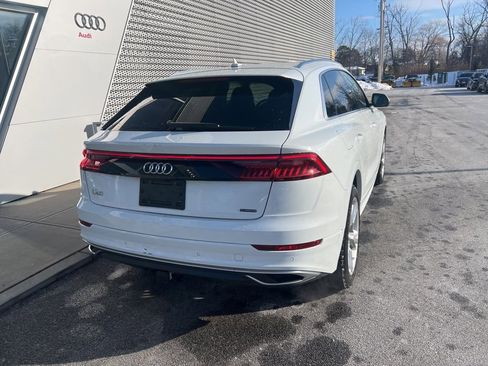 Used 2022 Audi Q8 Premium image 28