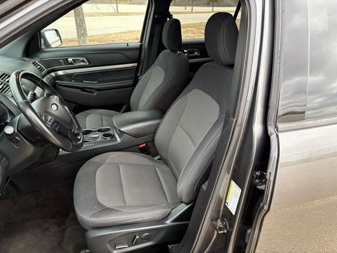 Used 2018 Ford Explorer XLT w/ Equipment Group 201A image 23