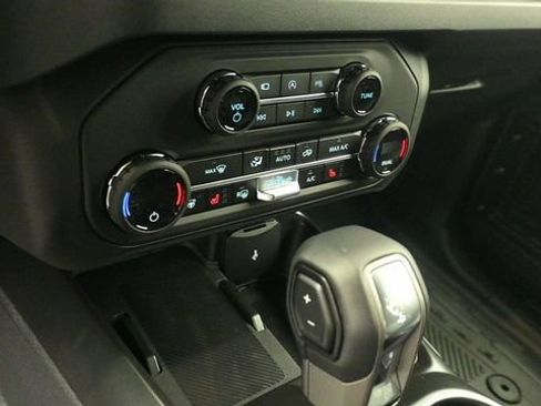 New 2026 Ford Bronco Outer Banks AWD/4WD image 17