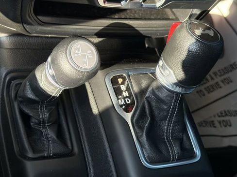 Used 2024 Jeep Wrangler Unlimited image 16