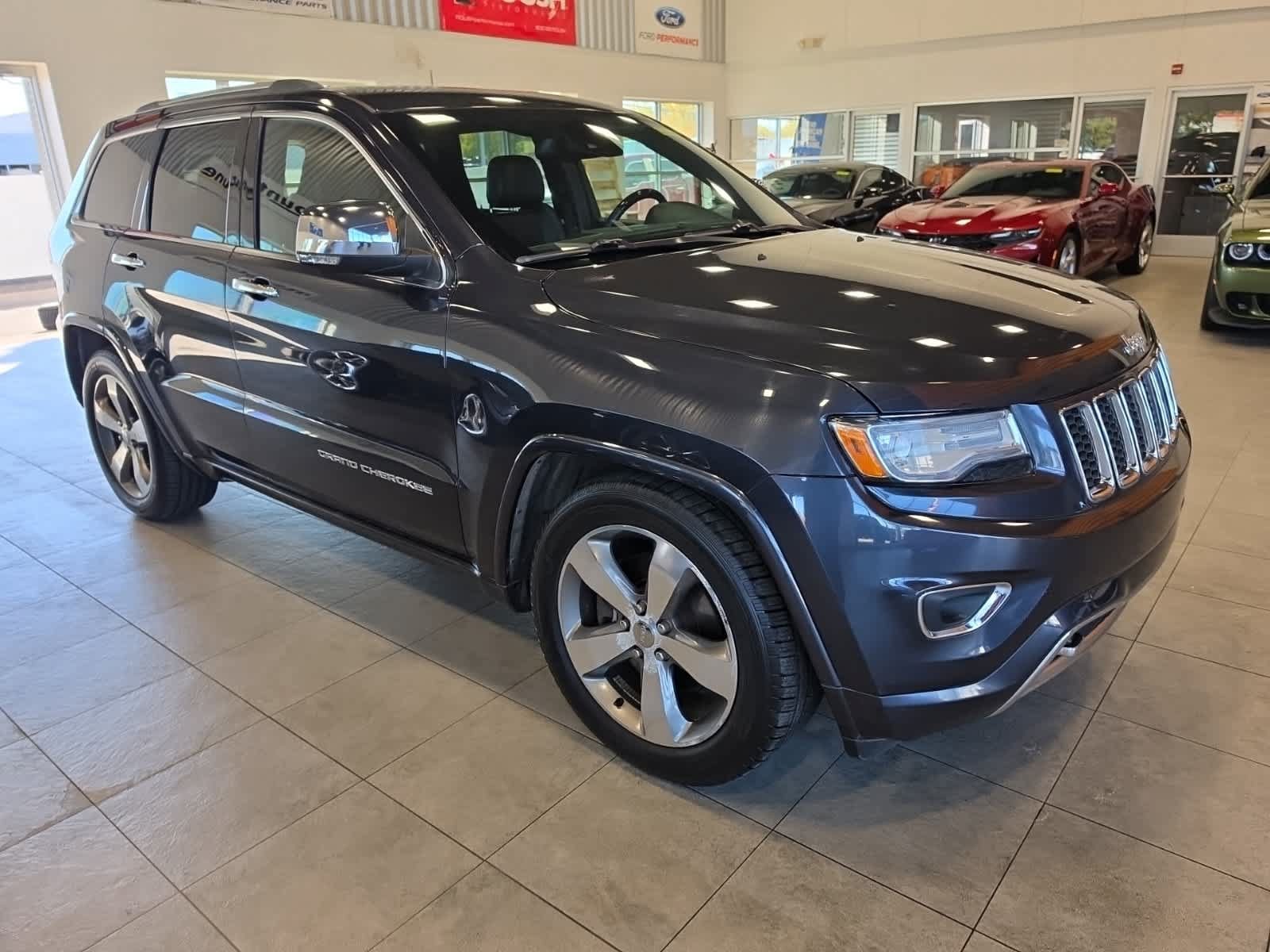 Used 2015 Jeep Grand Cherokee Overland w/ Advanced Technology Group AWD/4WD image 4