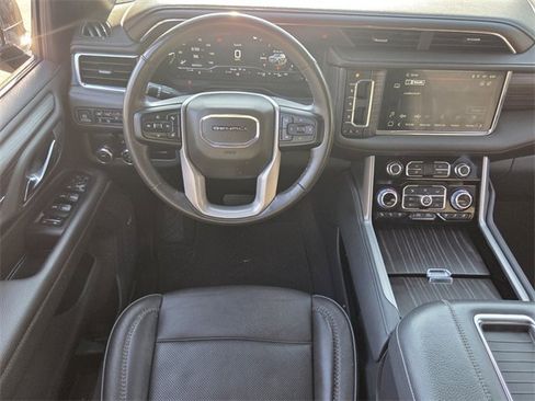 Used 2022 GMC Yukon XL Denali image 14