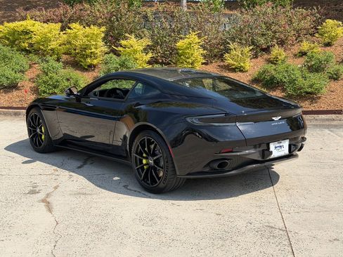Used 2019 Aston Martin DB11 AMR image 2