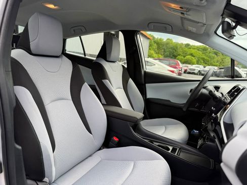 Used 2019 Toyota Prius LE FWD image 26