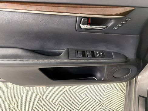 Used 2015 Lexus ES 350 w/ Ultra Luxury Package FWD image 11