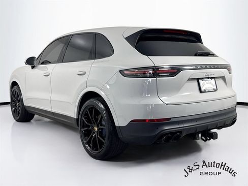 Used 2023 Porsche Cayenne Platinum Edition AWD/4WD image 5