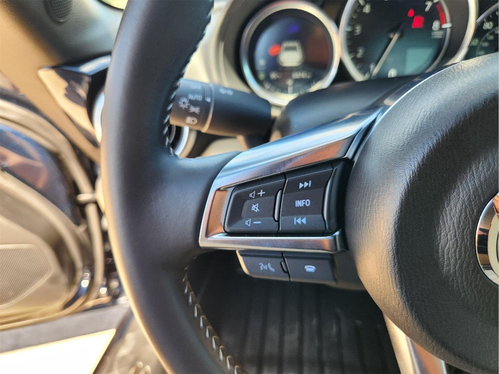 Used 2025 MAZDA MX-5 Miata RF Grand Touring RWD image 29
