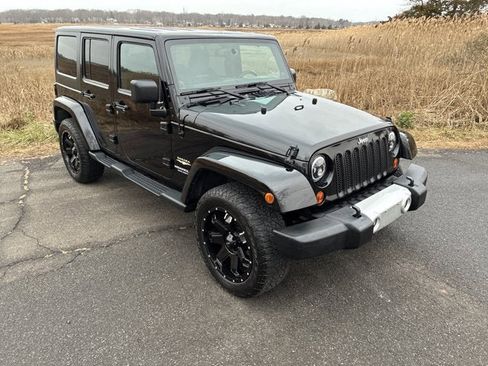 Used 2013 Jeep Wrangler Unlimited Sahara w/ Connectivity Group image 3