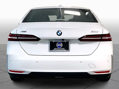 New 2026 BMW 530i xDrive w/ Premium Package AWD/4WD image 4