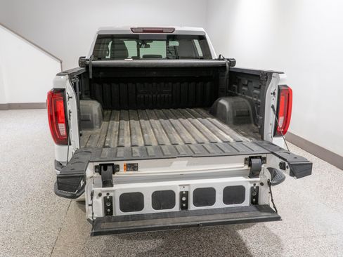 Used 2021 GMC Sierra 1500 SLT w/ SLT Premium Plus Package AWD/4WD image 11