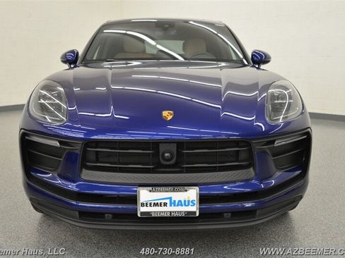 Used 2023 Porsche Macan AWD/4WD image 5