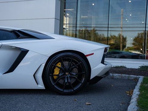 Used 2015 Lamborghini Aventador LP 700-4 image 5