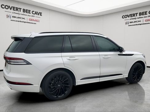 Used 2023 Lincoln Aviator Reserve w/ Equipment Group 201A image 10