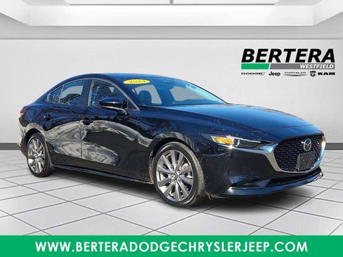 Used 2024 MAZDA MAZDA3 s FWD image 1
